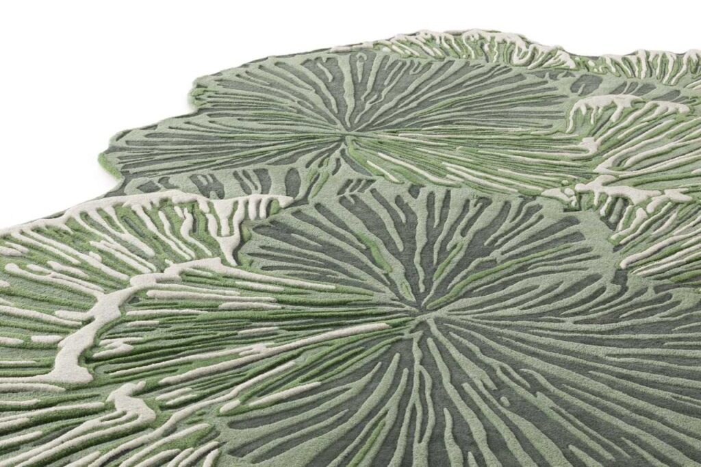 Tappeto Botanica Rug Green Big di GAN in lana con design organico e texture tridimensionale