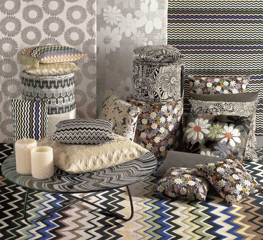 Tappeto Turkana Missoni T100 con motivo zigzag multicolore, realizzato in 100% lana, dimensioni 170x240 cm, perfetto per arredare spazi moderni