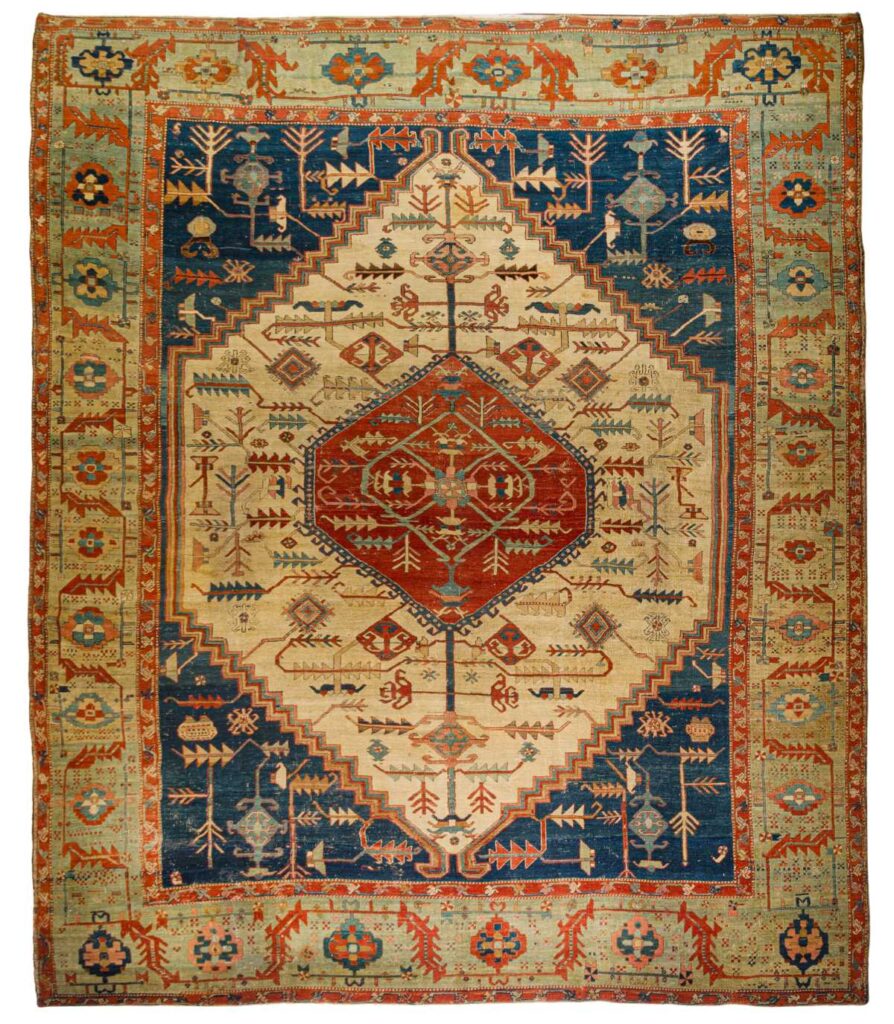 Tappeto persiano Serapi antico del 1870 con medaglione centrale e motivi floreali